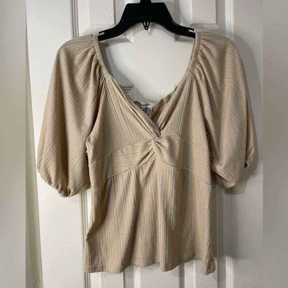 Who Wear What When Where Ribbed Beige Puff Sleeve Knot Top Large